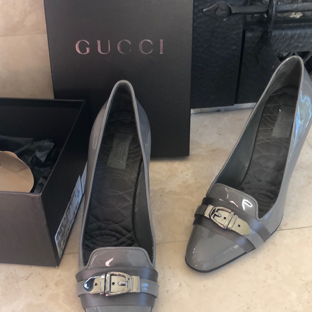 Size 9 Gucci shoes